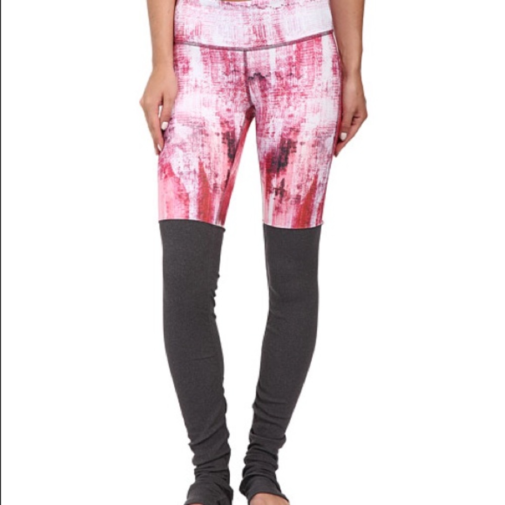 Alo yoga desert sunset ribbed leggings pink grey